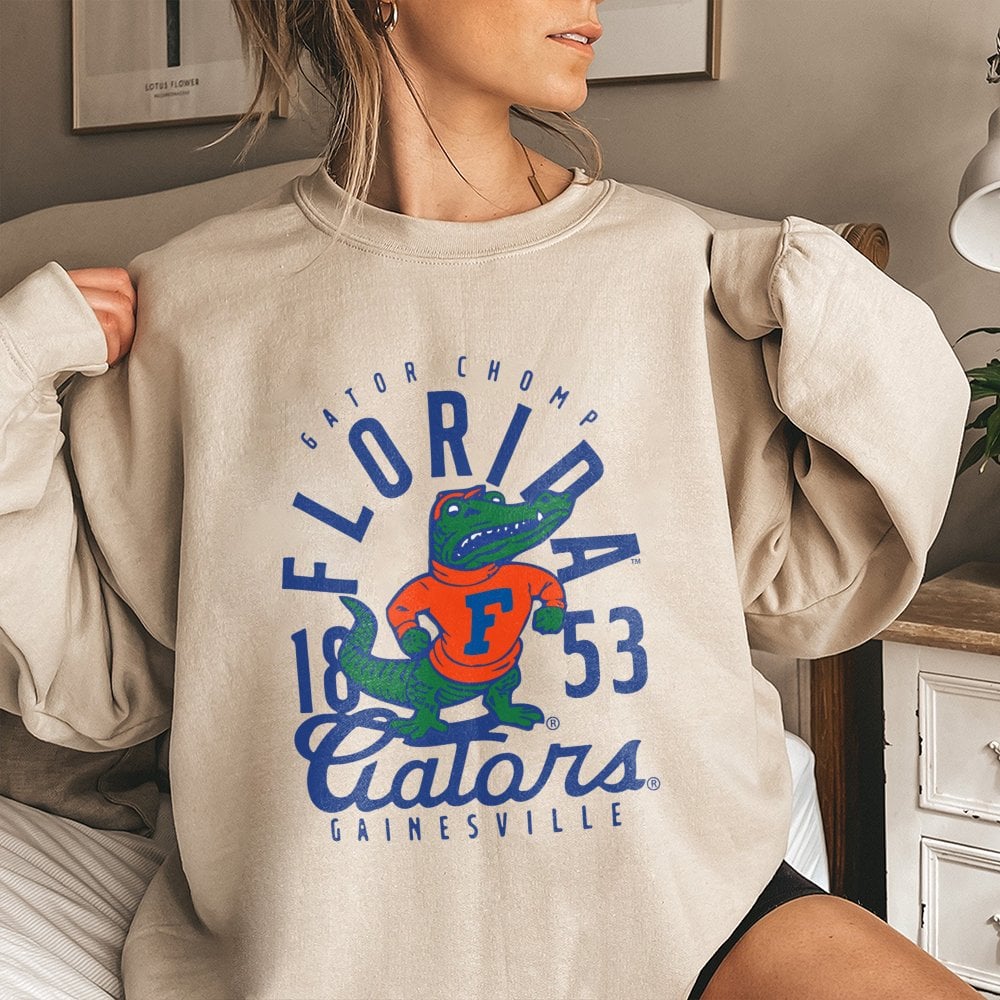 Florida College Mascot Sweatshirt | Retro Gainesville Gator Graphic | Cotton-Poly Blend Crewneck | Vintage Sports Gift for St
